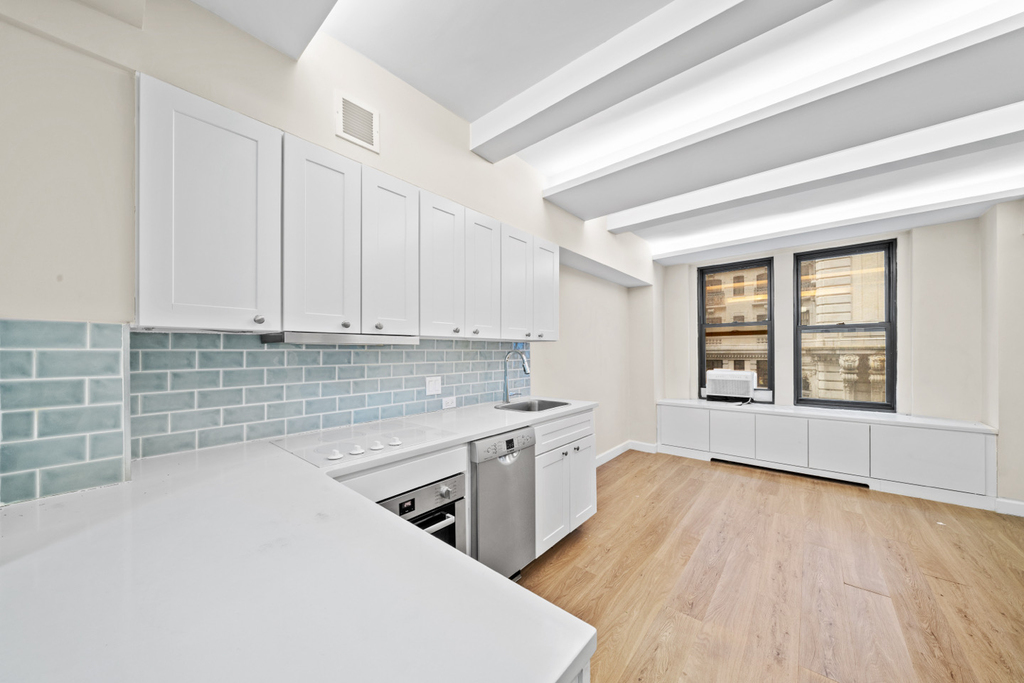 240 West 73rd Street - Photo 7