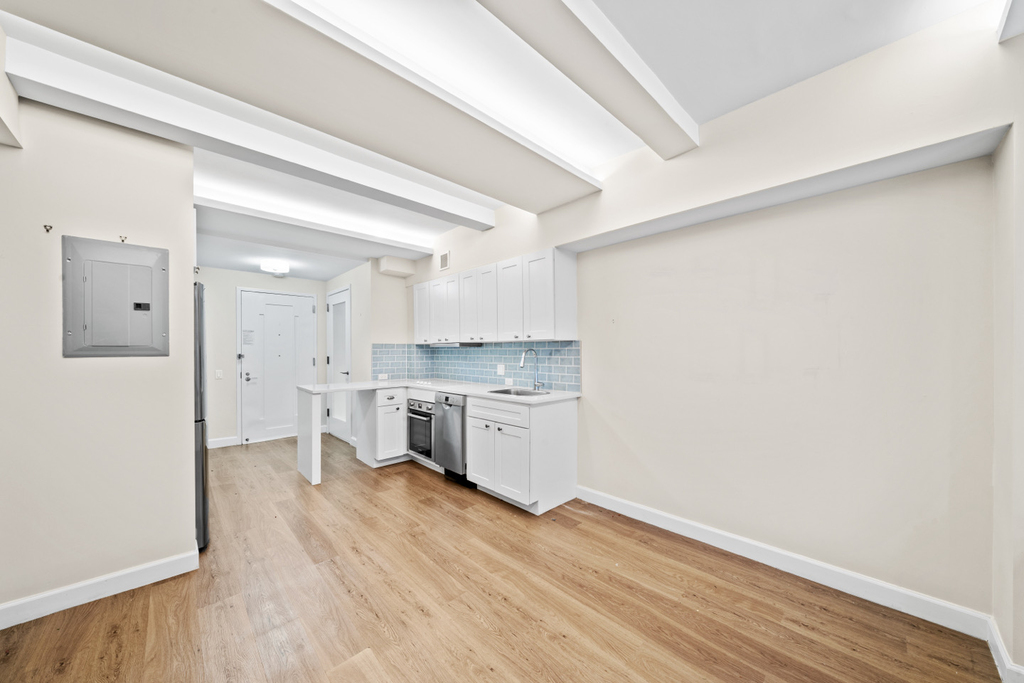 240 West 73rd Street - Photo 9