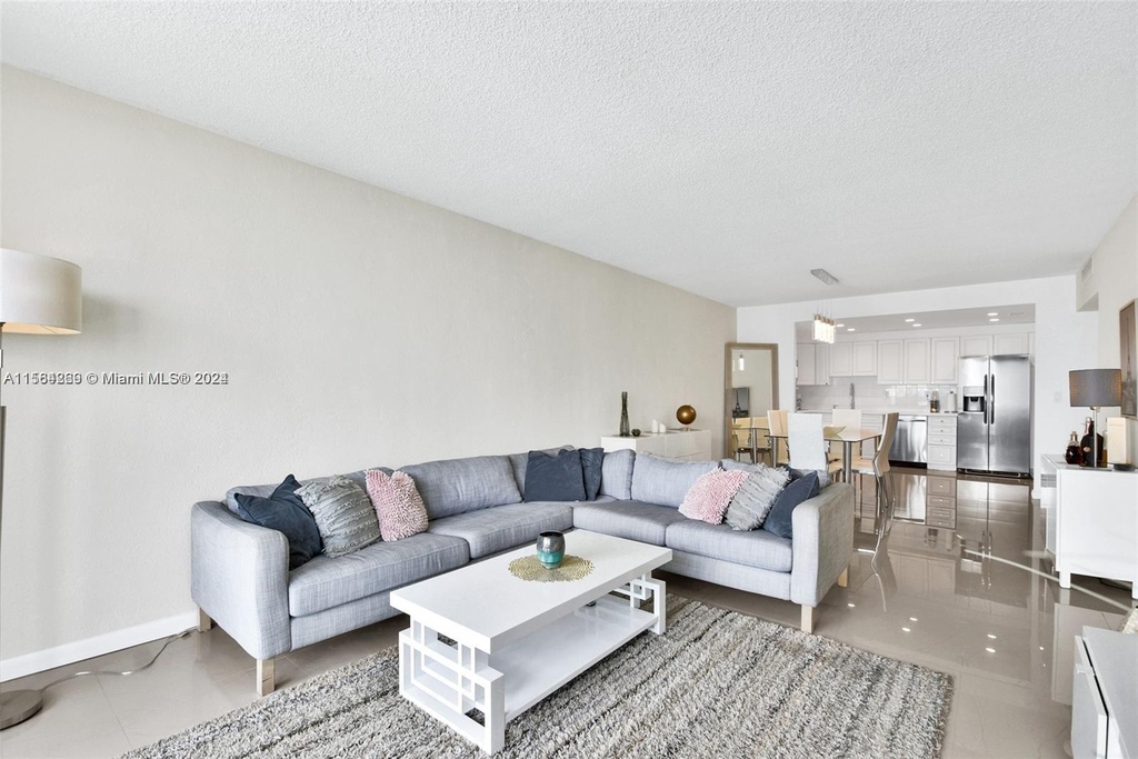 19380 Collins Ave - Photo 11