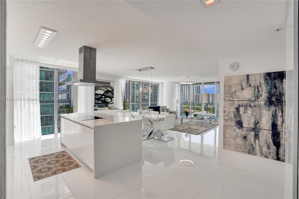 330 Sunny Isles Blvd - Photo 3