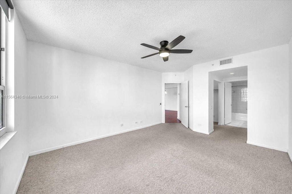 701 Brickell Key Blvd - Photo 14