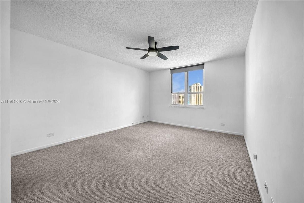 701 Brickell Key Blvd - Photo 20