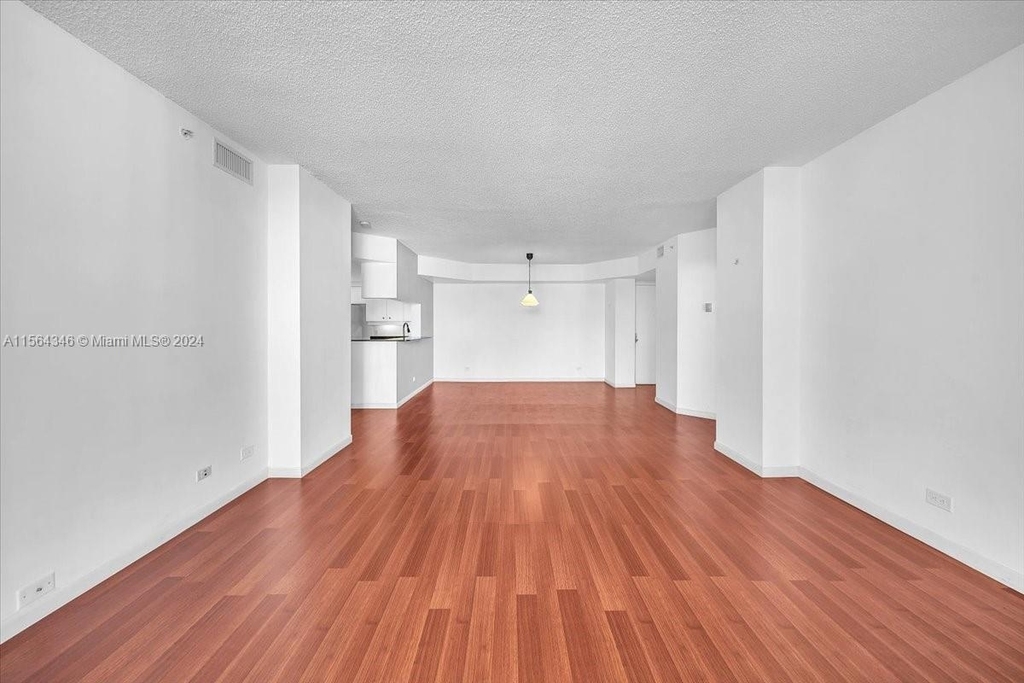 701 Brickell Key Blvd - Photo 9