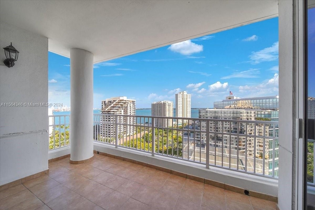 701 Brickell Key Blvd - Photo 4