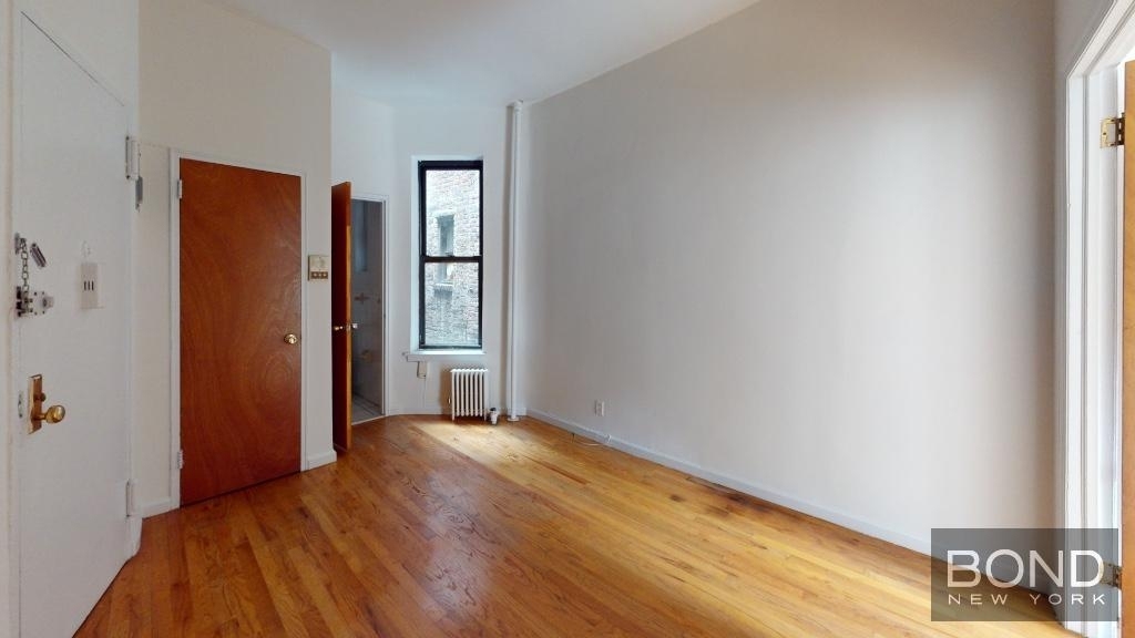 334 East 93rd Street - Photo 3