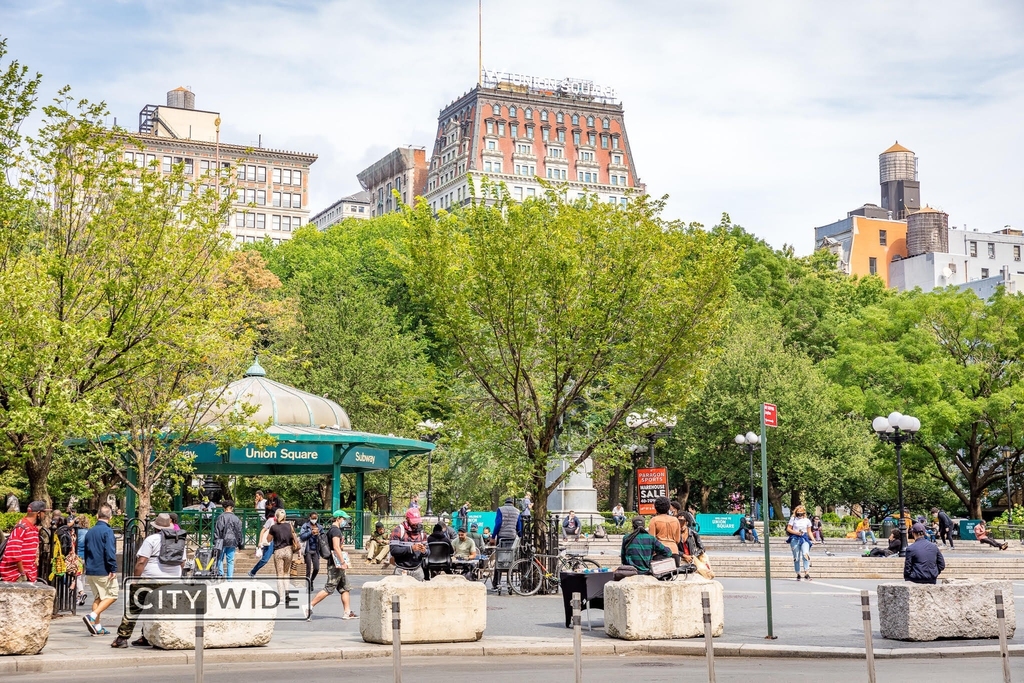 11th Street & Broadway - Photo 9