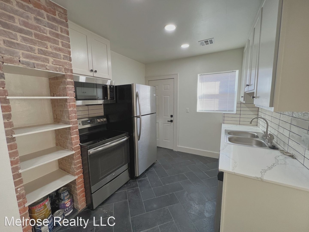 2542 Nw 21st Street - Photo 11