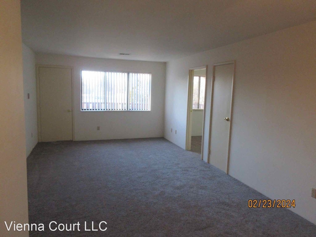 N111 W15621 - 15625 Vienna Court - Photo 2