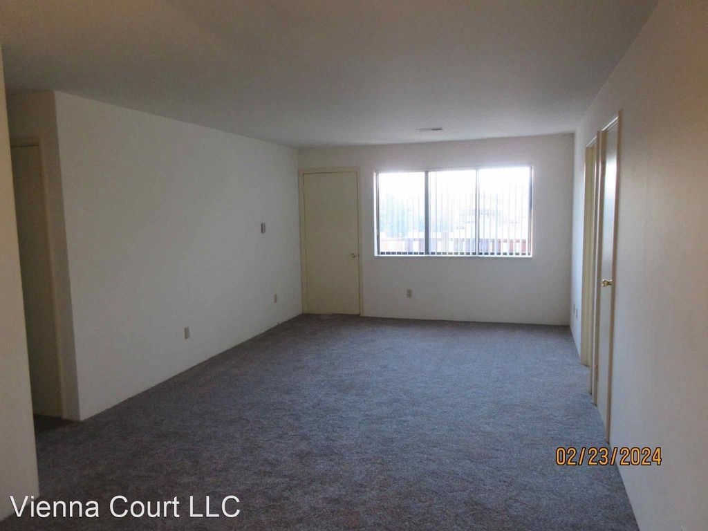 N111 W15621 - 15625 Vienna Court - Photo 1