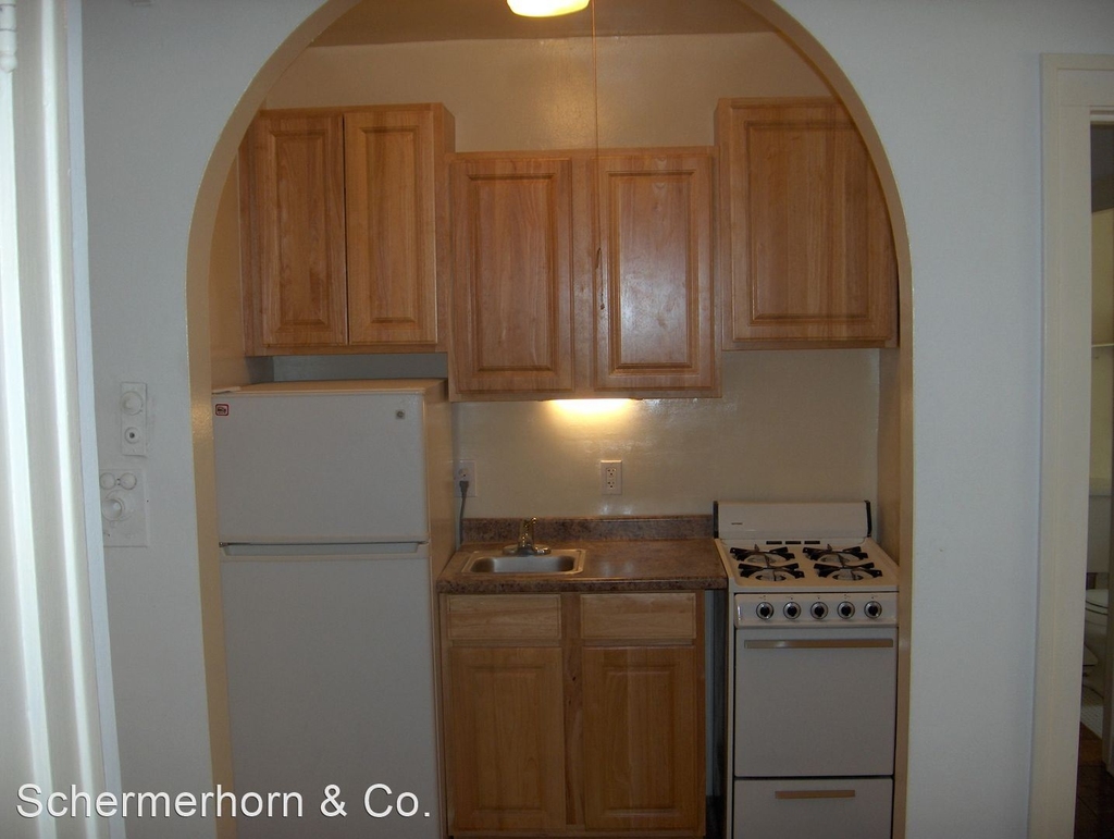 816 Simpson Street - Photo 1