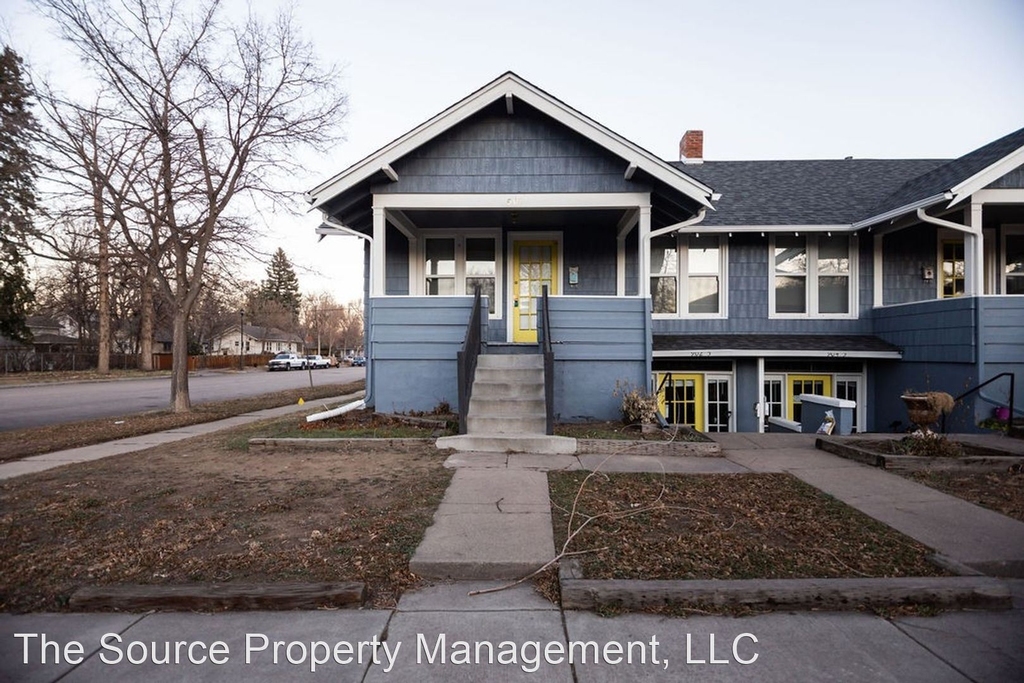 902 Remington St - Photo 2