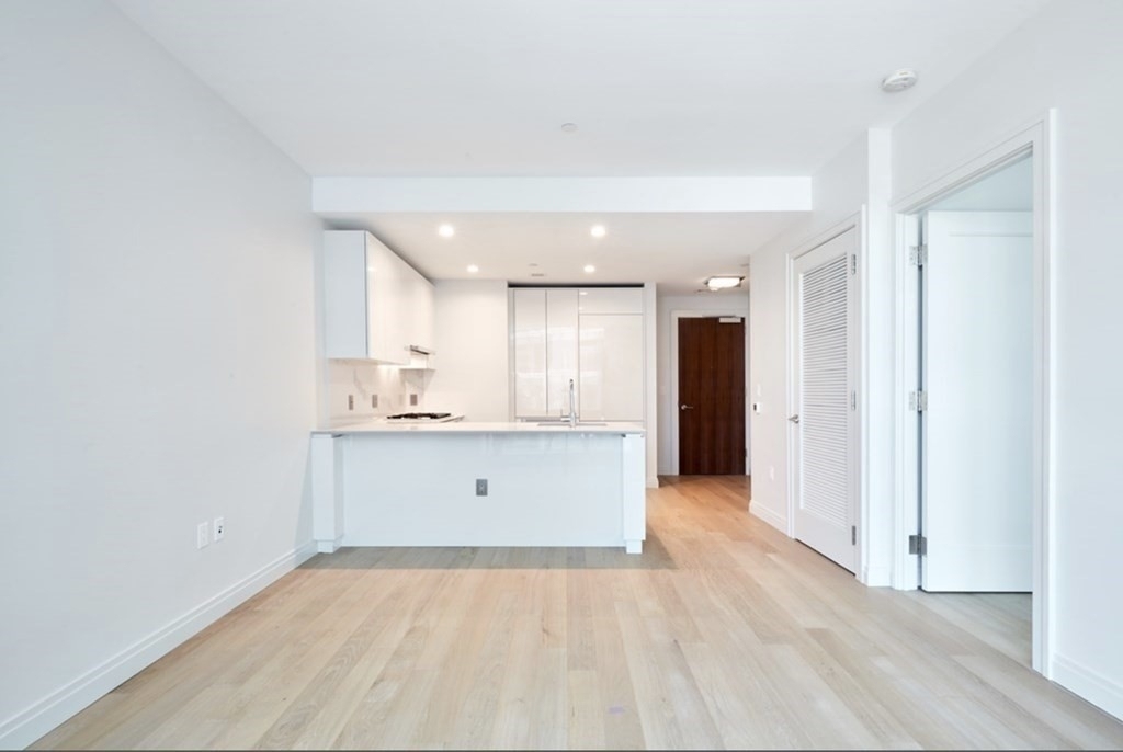 133 Seaport Blvd - Photo 8