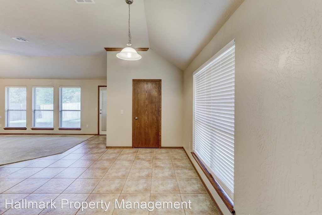 705 Oak Creek - Photo 19