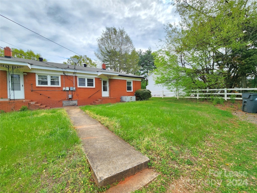 2117 Oakdale Road - Photo 17