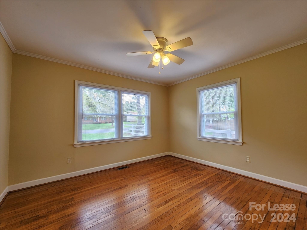 2117 Oakdale Road - Photo 9