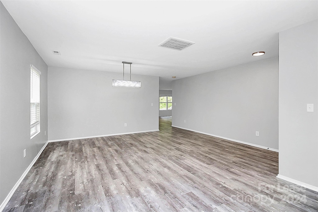 3105 Buckleigh Drive - Photo 2