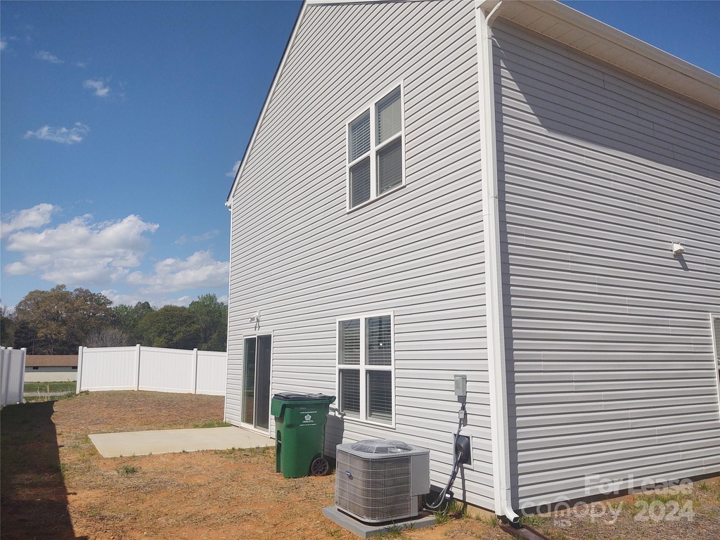 3011 Mcgee Hill Drive - Photo 1