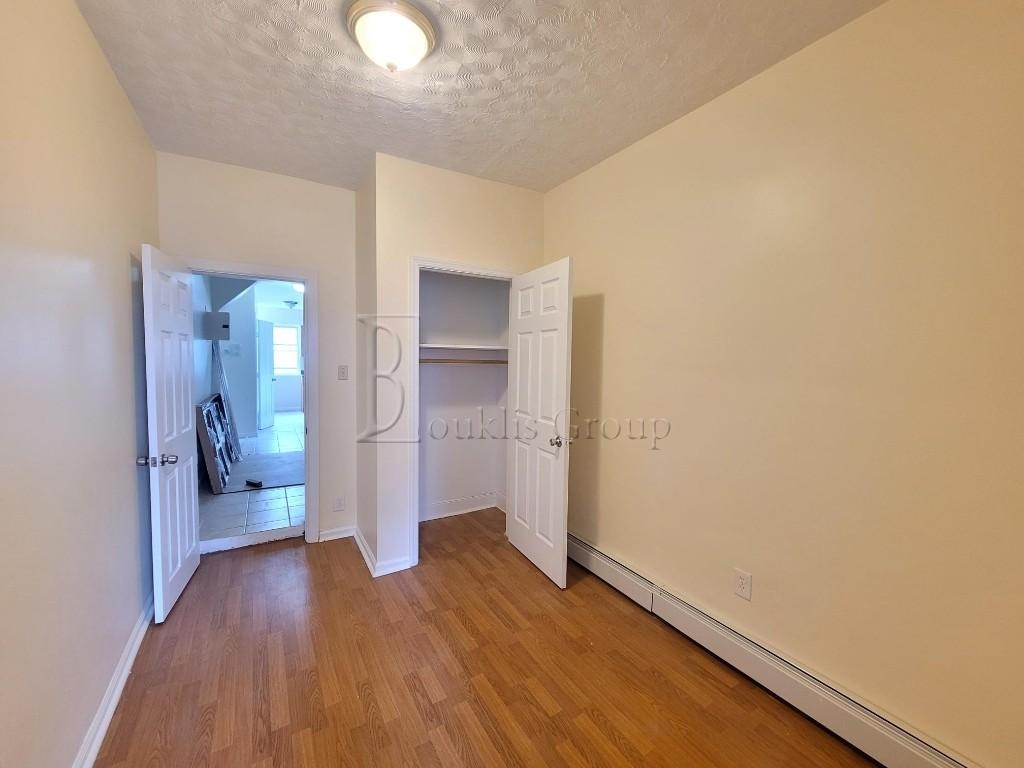 37-18 23rd Avenue - Photo 3