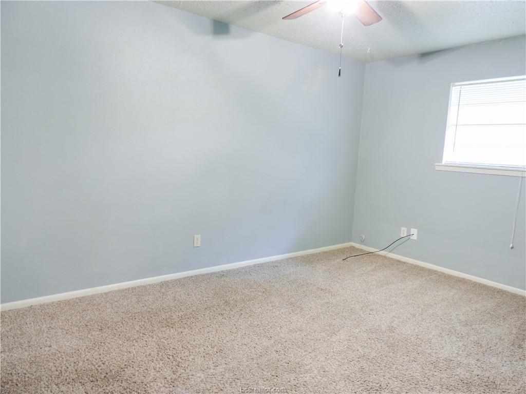 1010 Hereford Street - Photo 9