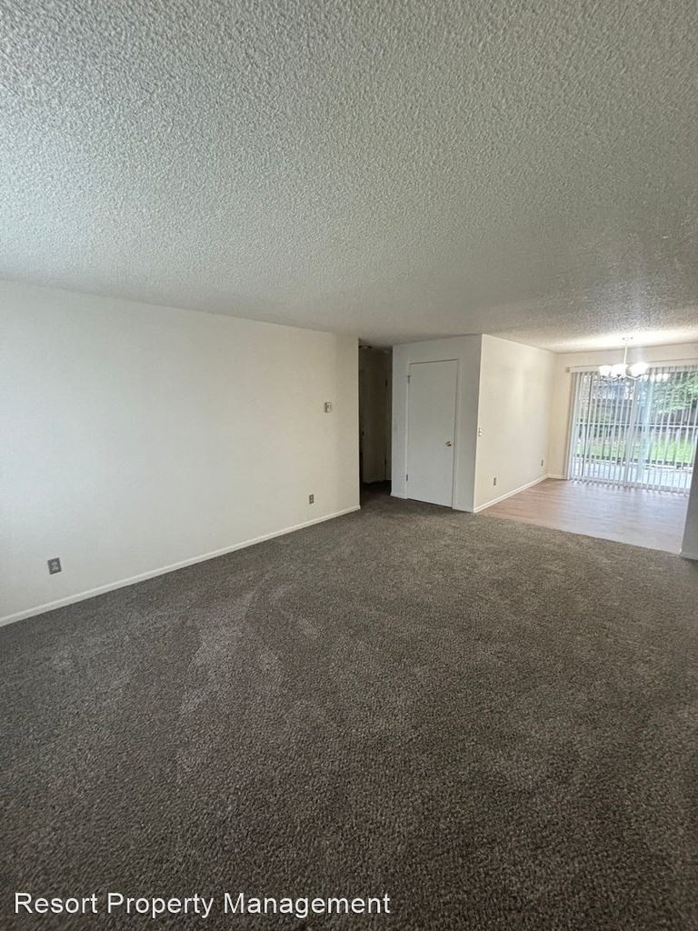 12200,12210 W Parkway Dr - Photo 2