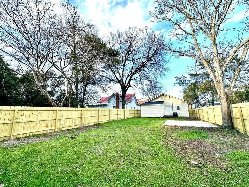 1834 Walker Street - Photo 26