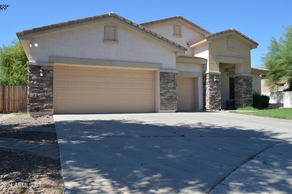 4132 E Carriage Court - Photo 0