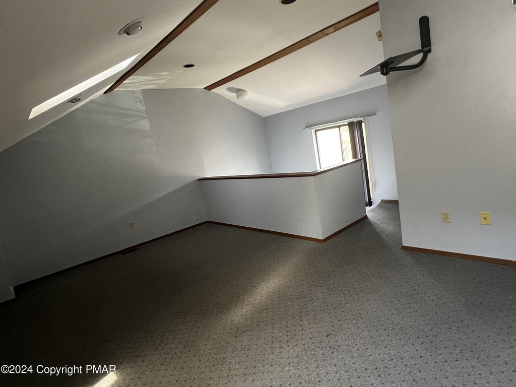 509 Wales Court - Photo 16