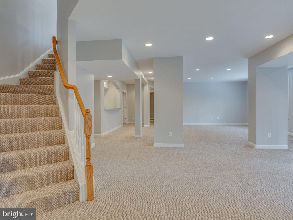 6694 Valley Brook Drive - Photo 35