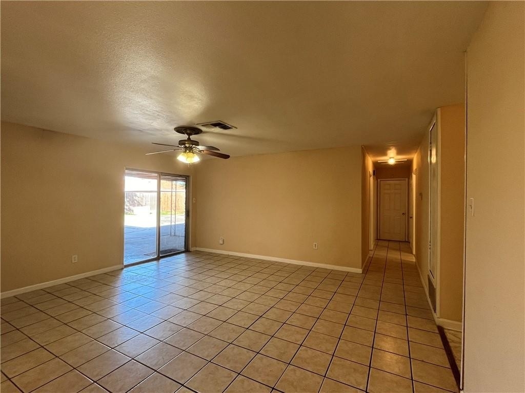 4006 Donaho Dr - Photo 3