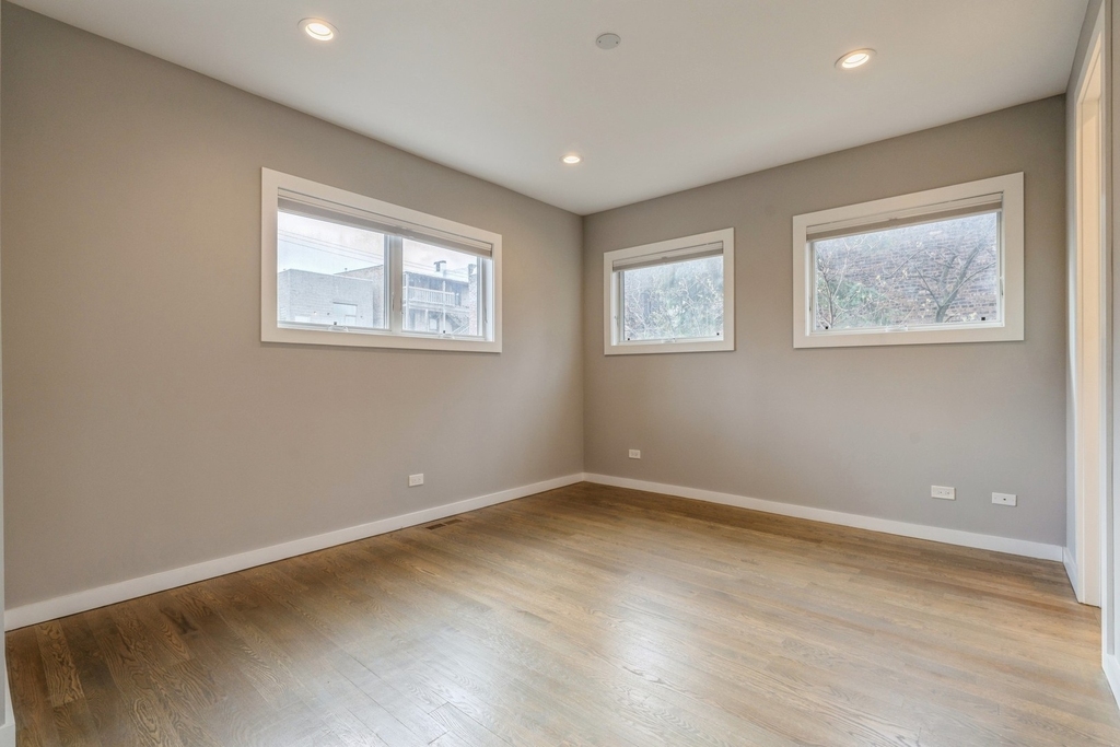 1057 N Paulina Street - Photo 6