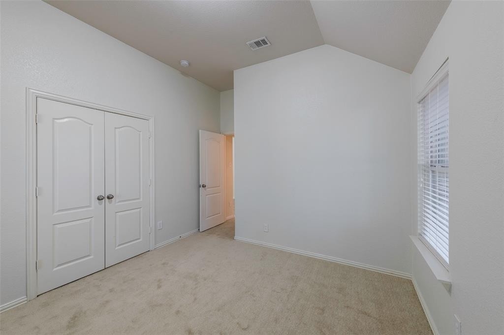 1733 Castle Creek Drive - Photo 3