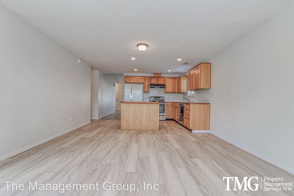 4701 Ne 39th Street - Photo 12