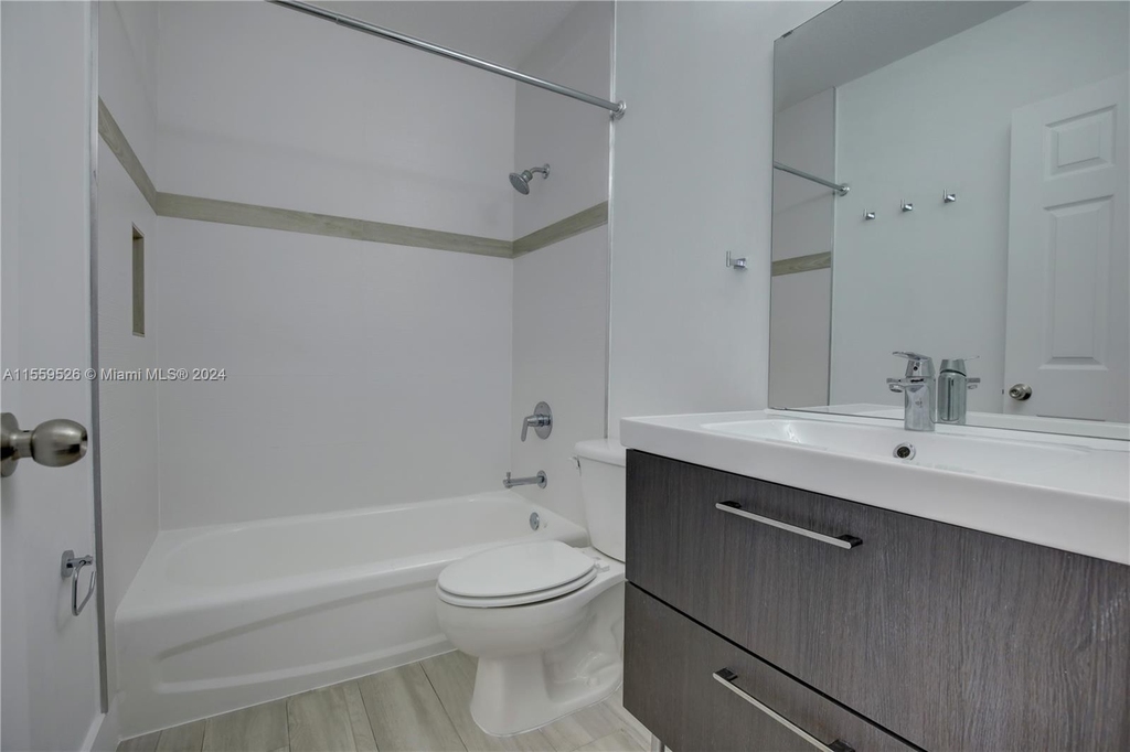 5711 Nw 112th Ct - Photo 31
