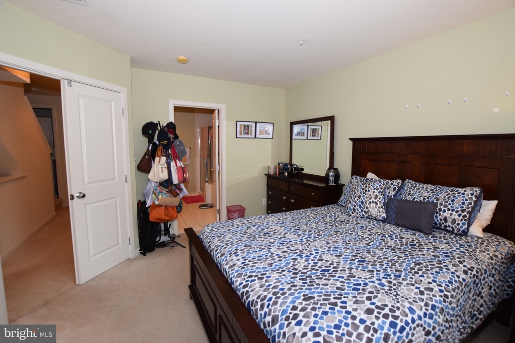 11022 Amherst Avenue - Photo 16