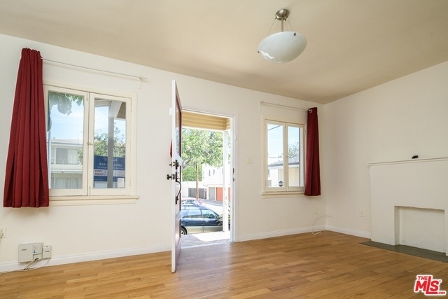 1825 Delaware Ave - Photo 3