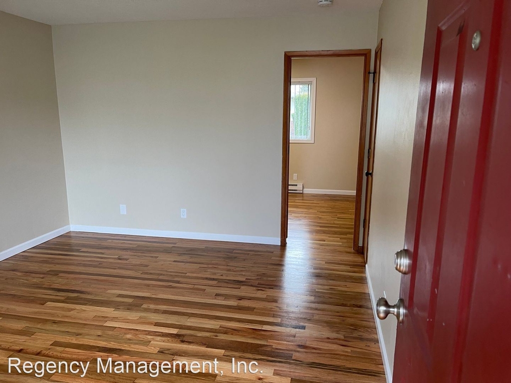 470 Se 12th Ave. - Photo 1