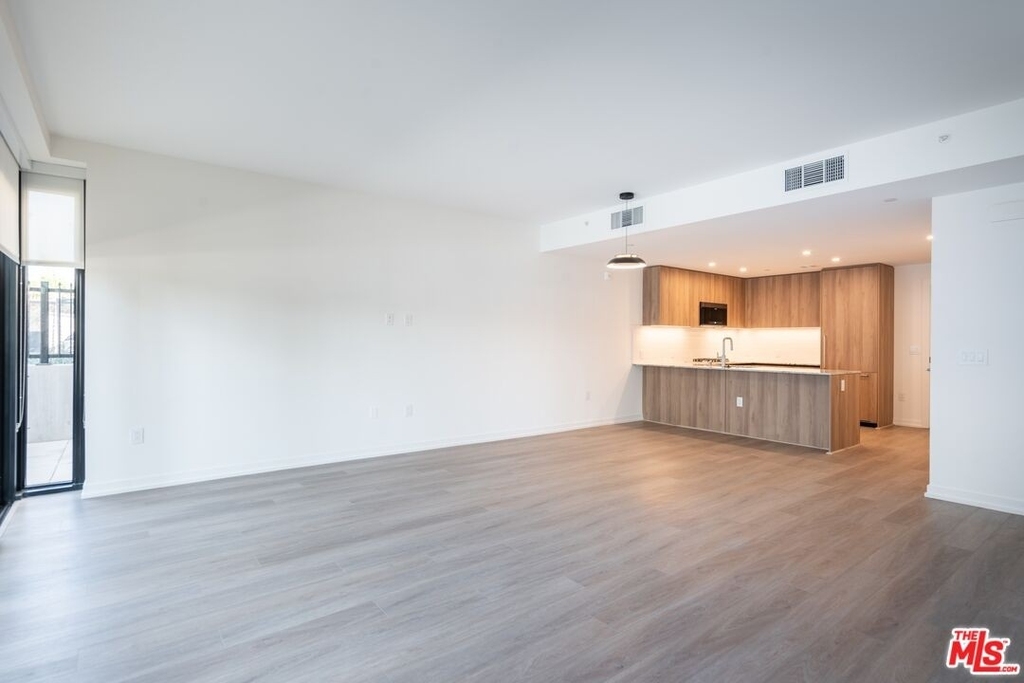 6933 Santa Monica Blvd - Photo 4