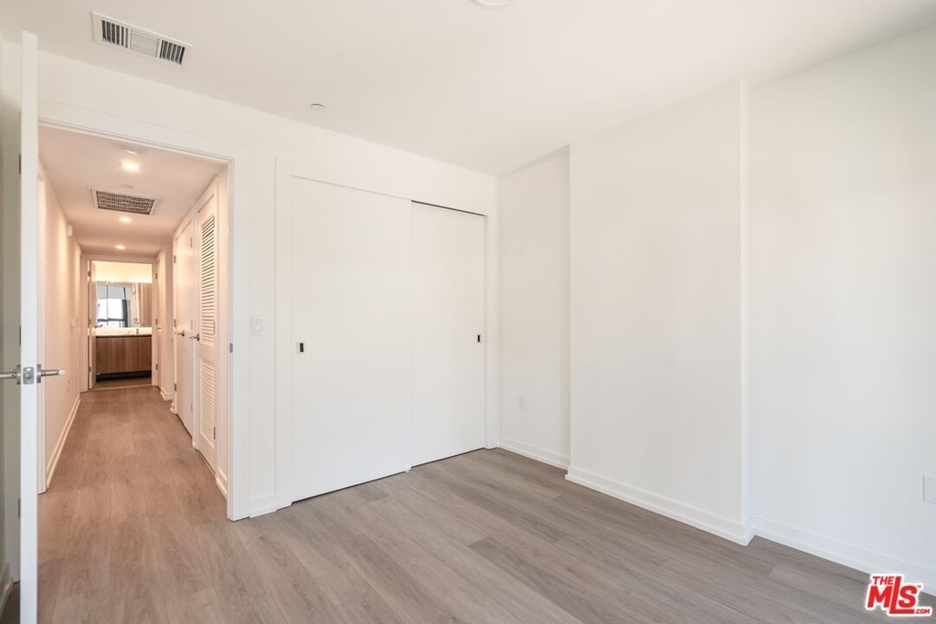 6933 Santa Monica Blvd - Photo 30