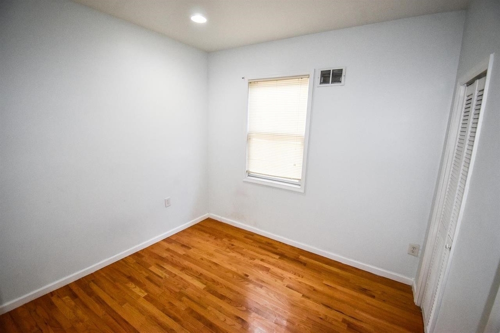 190 Zabriskie St - Photo 9