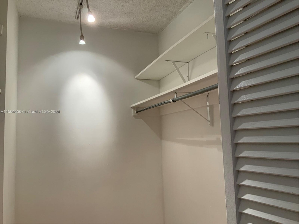 999 Brickell Bay Dr - Photo 3