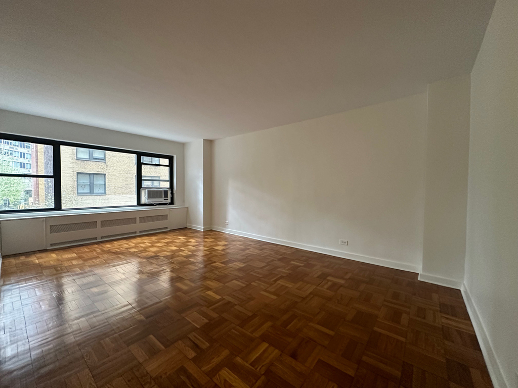 412 East 55th Street - Photo 0