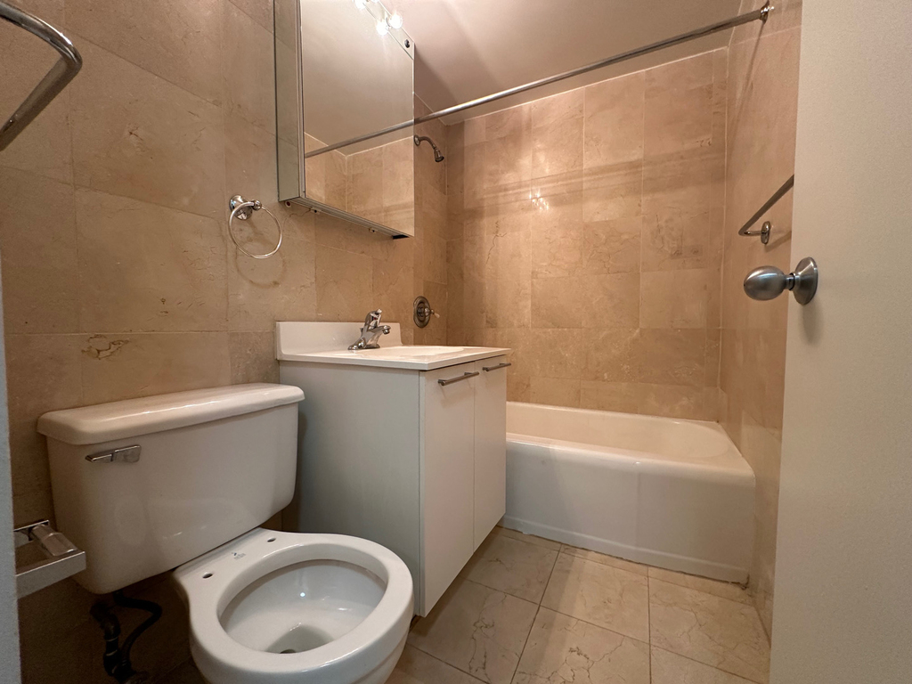 412 East 55th Street - Photo 12