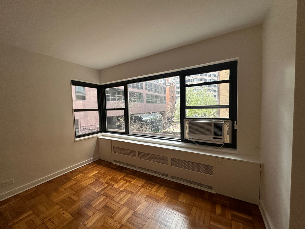 412 East 55th Street - Photo 1