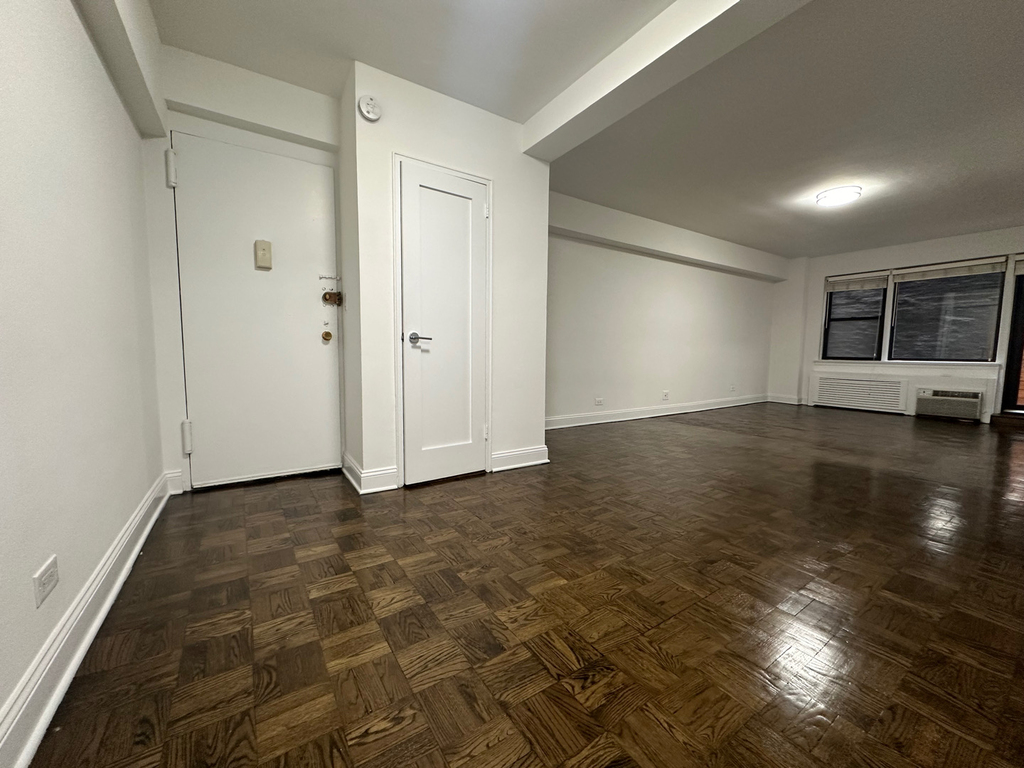 20 Beekman Place - Photo 12