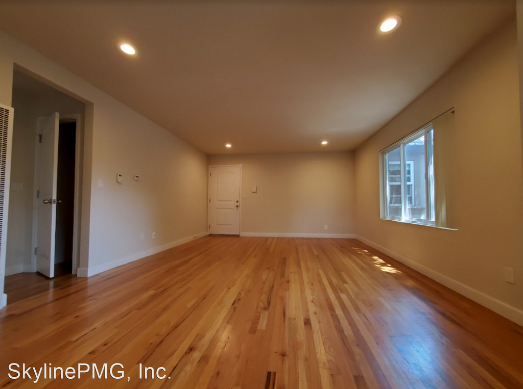 585 Cassia Street - Photo 2