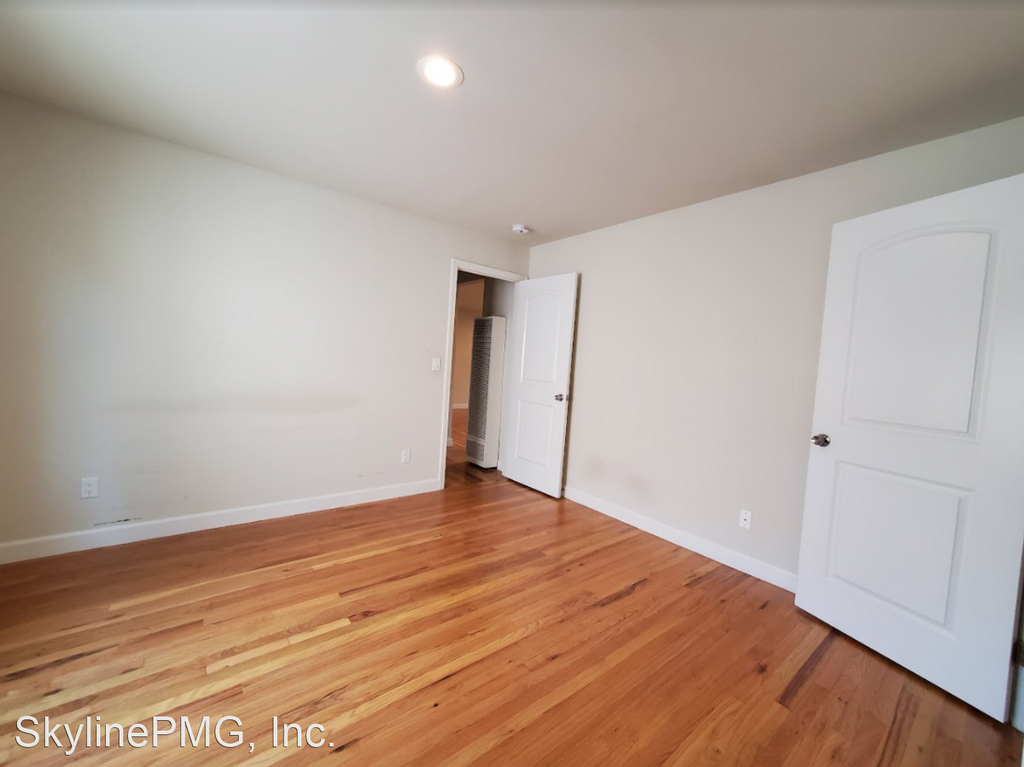 585 Cassia Street - Photo 4