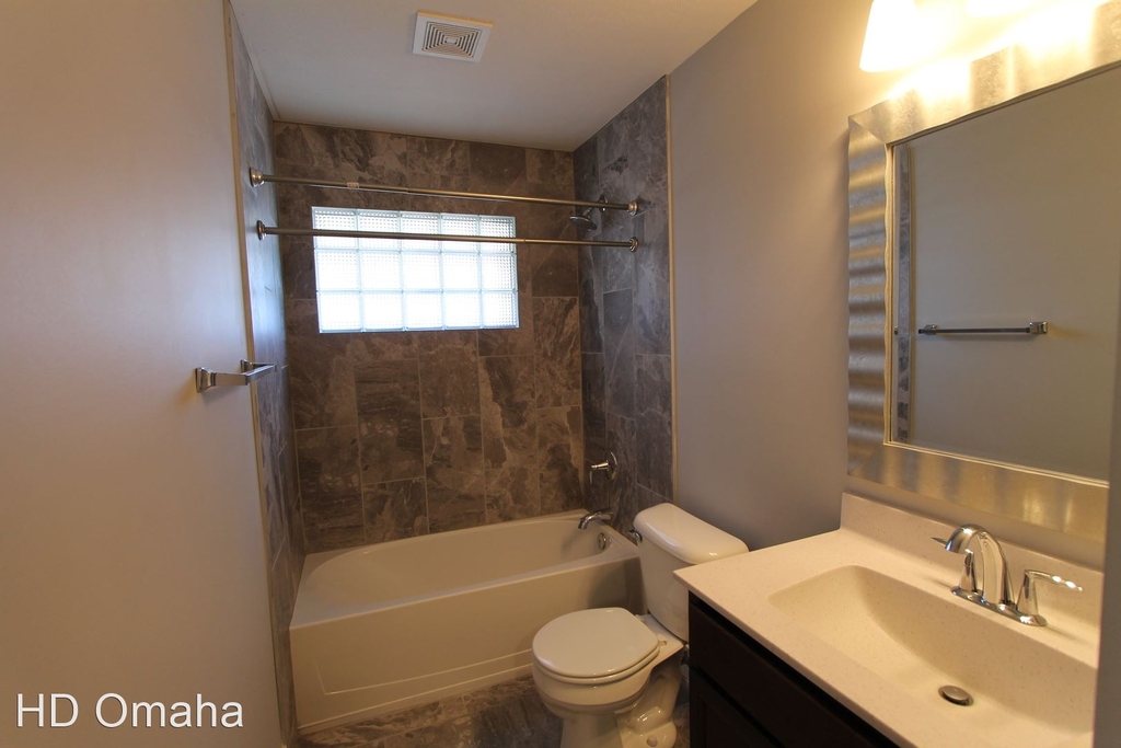 1133 Park Avenue - Photo 3