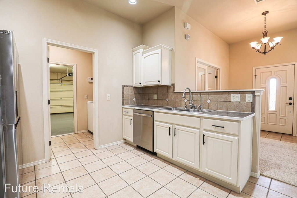 2507 Las Alturas Ct - Photo 14