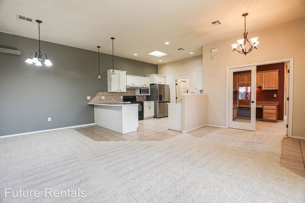 2507 Las Alturas Ct - Photo 11