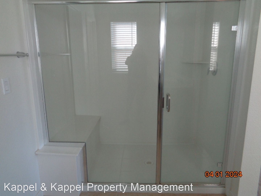 1075 Johns Hopkins Ct - Photo 5